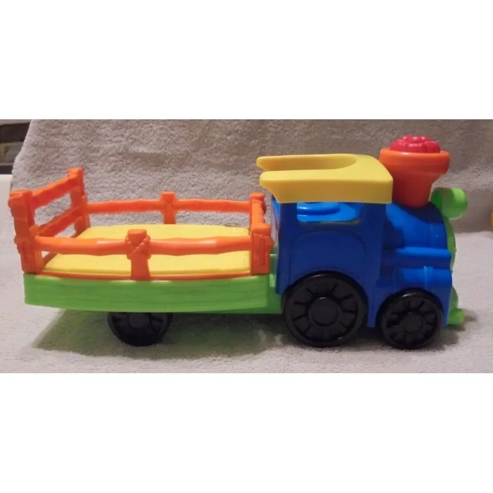 Fisher Price Little People Choo Choo Zoo Train  musical sounds‎